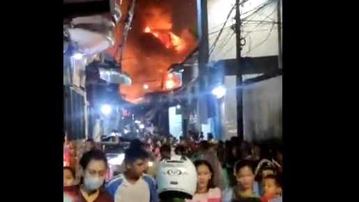 Damkar: Warga Mengungsi dan Banyak Korban Luka Akibat Kebakaran Pipa Pertamina di Plumpang Jakut