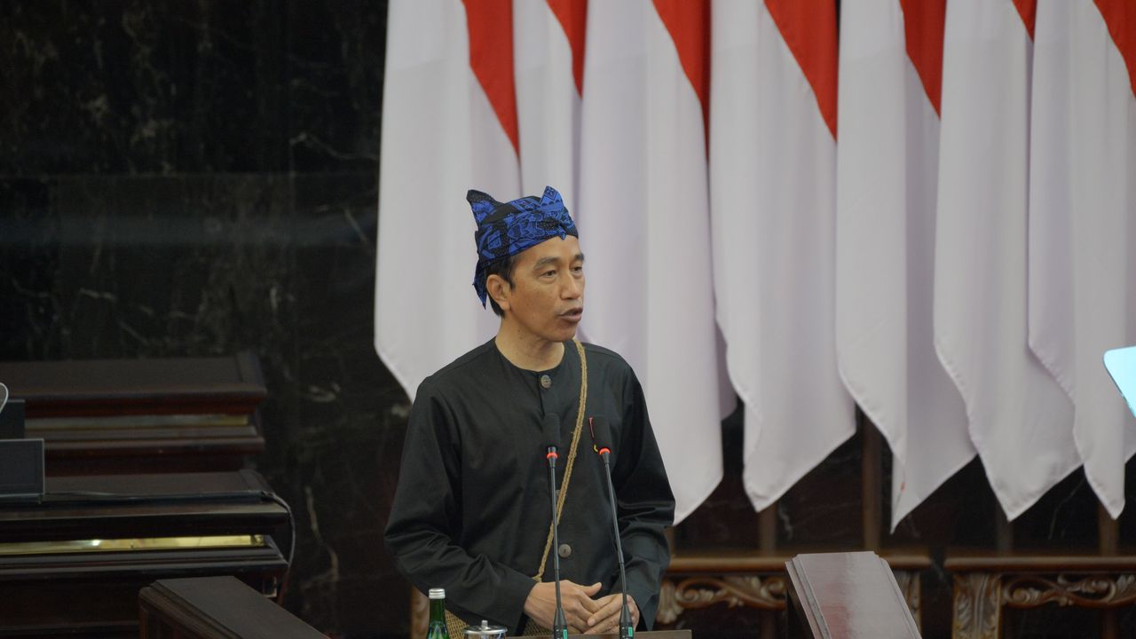 Jokowi: Selain Pandemi, Industri Ritel Menurun karena Peralihan ke Platform Digital