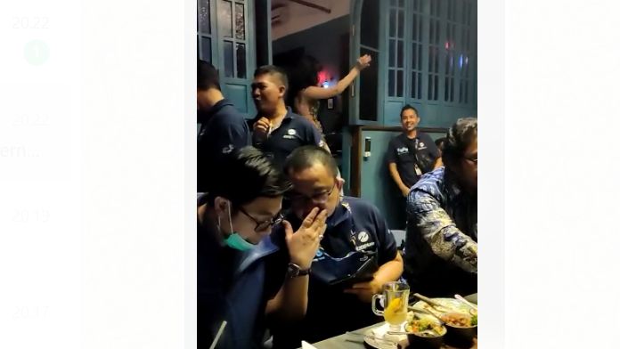 Viral Video Direksi TransJakarta Rapat Sambil Nonton Tari Perut, Klarifikasi Serikat Pekerja: Kejadian 1,5 Tahun Lalu di Luar Jam Kerja