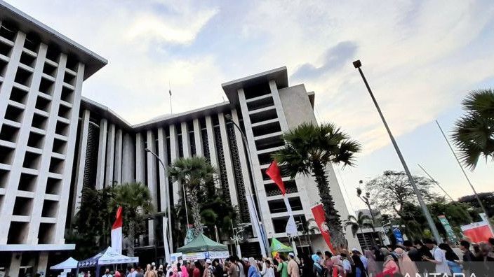 Polisi Selidiki Viral Juru Parkir Liar Minta Rp10 Ribu ke Pemotor di Masjid Istiqlal