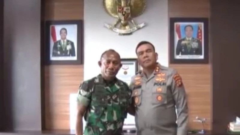 Anggotanya Jilat Kue Ultah TNI, Kapolda Papua Barat Langsung Minta Maaf ke Pangdam Kasuari