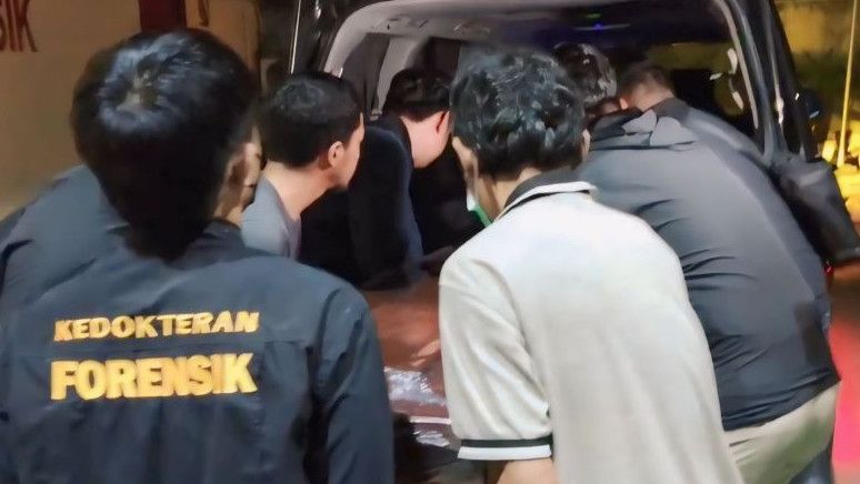 Jenazah Co-Pilot Mayor Purn Suwanda Dibawa ke Cirebon untuk Dimakamkan