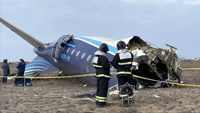 Kronologi Pesawat Azerbaijan Airlines Jatuh di Kazakhstan, Tabung Oksigen Sempat Meledak