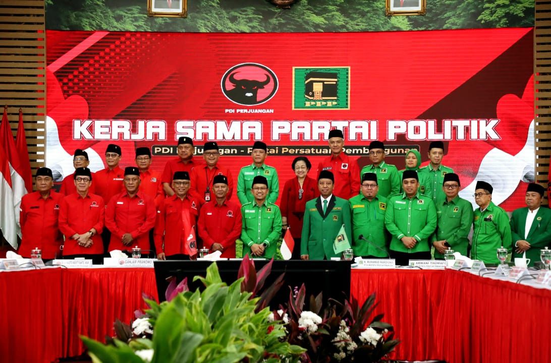 Kader PDIP Ketemu Pejabat PPP, Megawati Full Senyum
