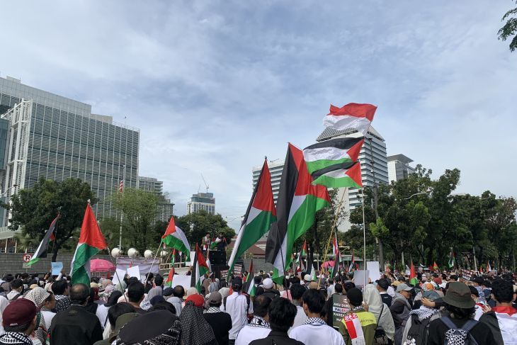 Ratusan Orang Gelar Aksi Bela Palestina Depan Kedubes AS Minggu Pagi