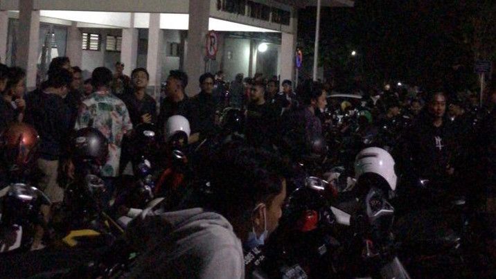 Nekat ke Solo, Ratusan Suporter PSS Sleman, Slemania Dihalau Polisi dengan Gas Air Mata