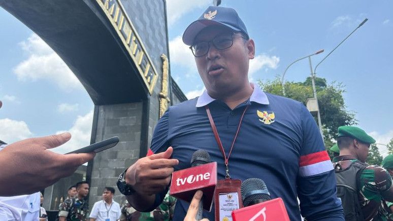 Sebagian Anggota Kabinet Mendaki Bukit Tidar, Ingin Lihat Mitos Paku Jawa