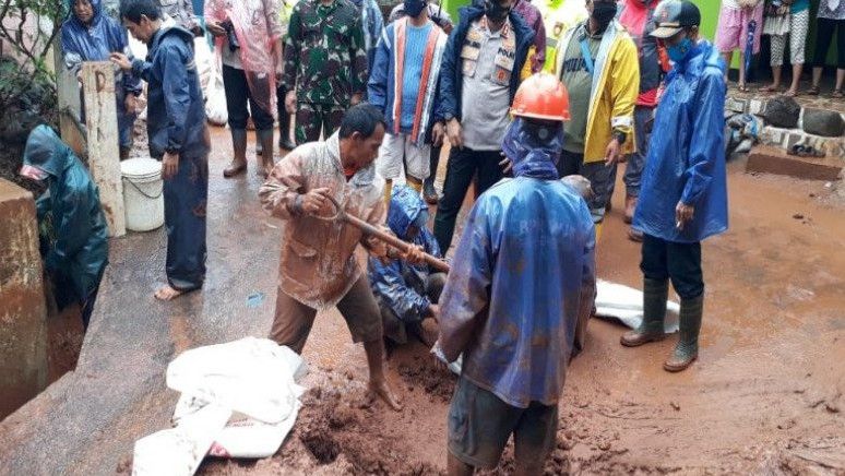 Banjir Lumpur Rugikan 50 Keluarga di Kawasan Industri Batang