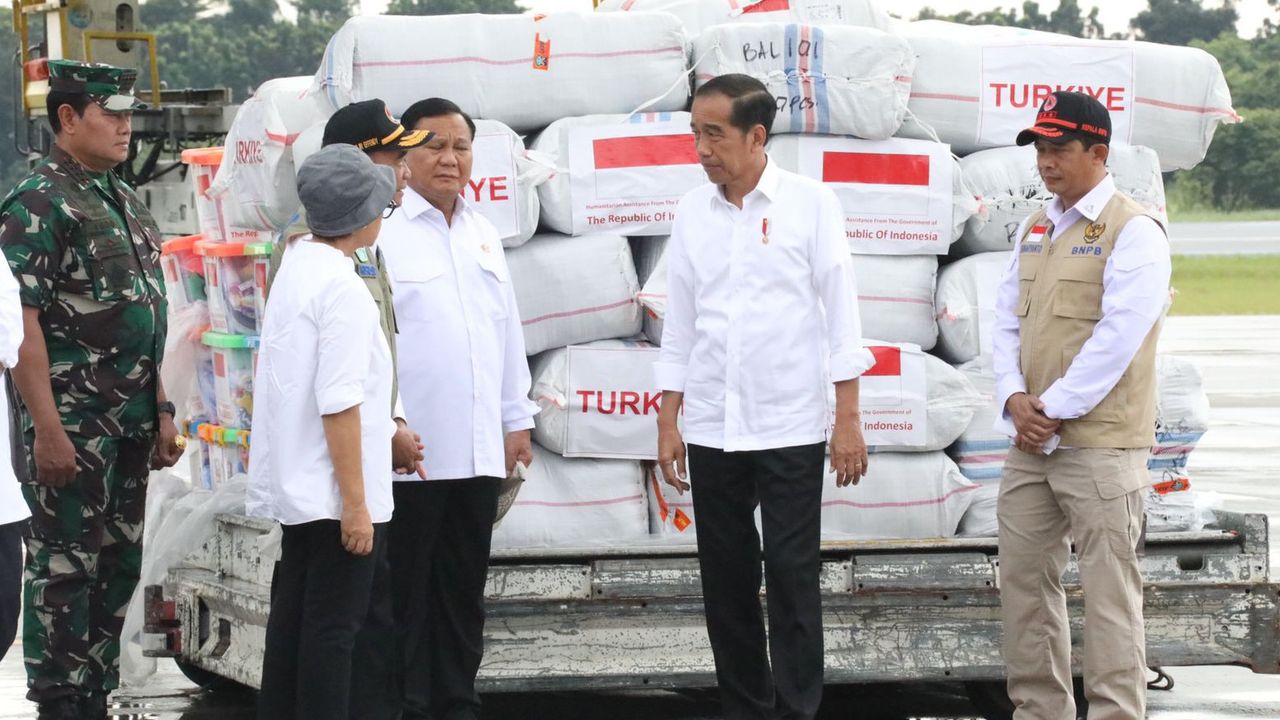 Presiden Jokowi Kirim Bantuan 140 Ton Berisi Makanan dan Logistik ke Turki