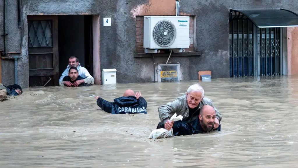 Belasan Ribu Warga Italia Mengungsi Akibat Banjir Terburuk Selama Satu Abad Terakhir