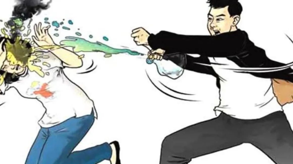 Wanita di Bekasi Siram Air Gegara Kesal Utangnya yang Sudah Lunas Ditagih, Berujung Digebukin