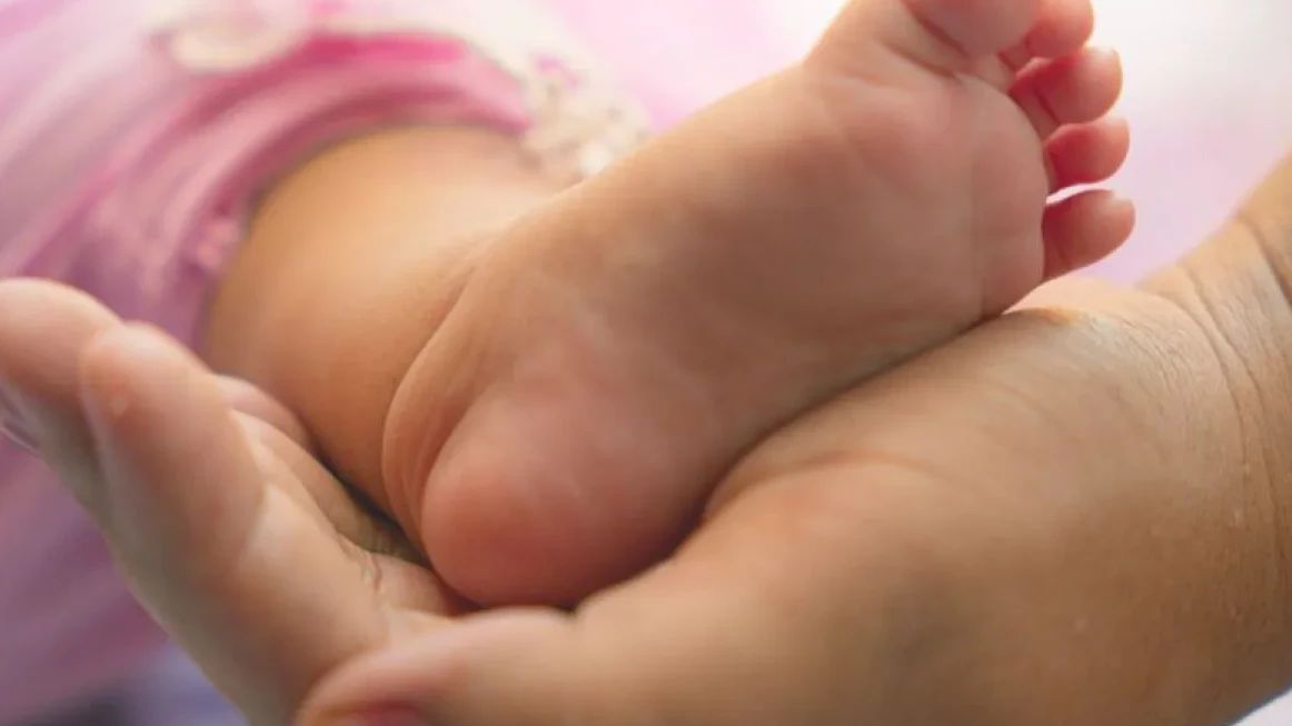 Kepala Bayi Putus dan Tertinggal di Dalam Rahim Ibunya, Dokter Sebut Lehernya Sudah Rapuh karena Sudah Meninggal