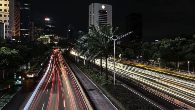 DLH DKI Sebut Aksi Padam Lampu 60 Menit Kurangi 297 Ton Emisi