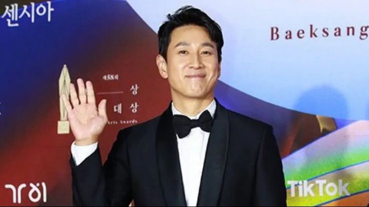 Aktor Lee Sun Kyun Ditemukan Meninggal Dunia di Mobilnya