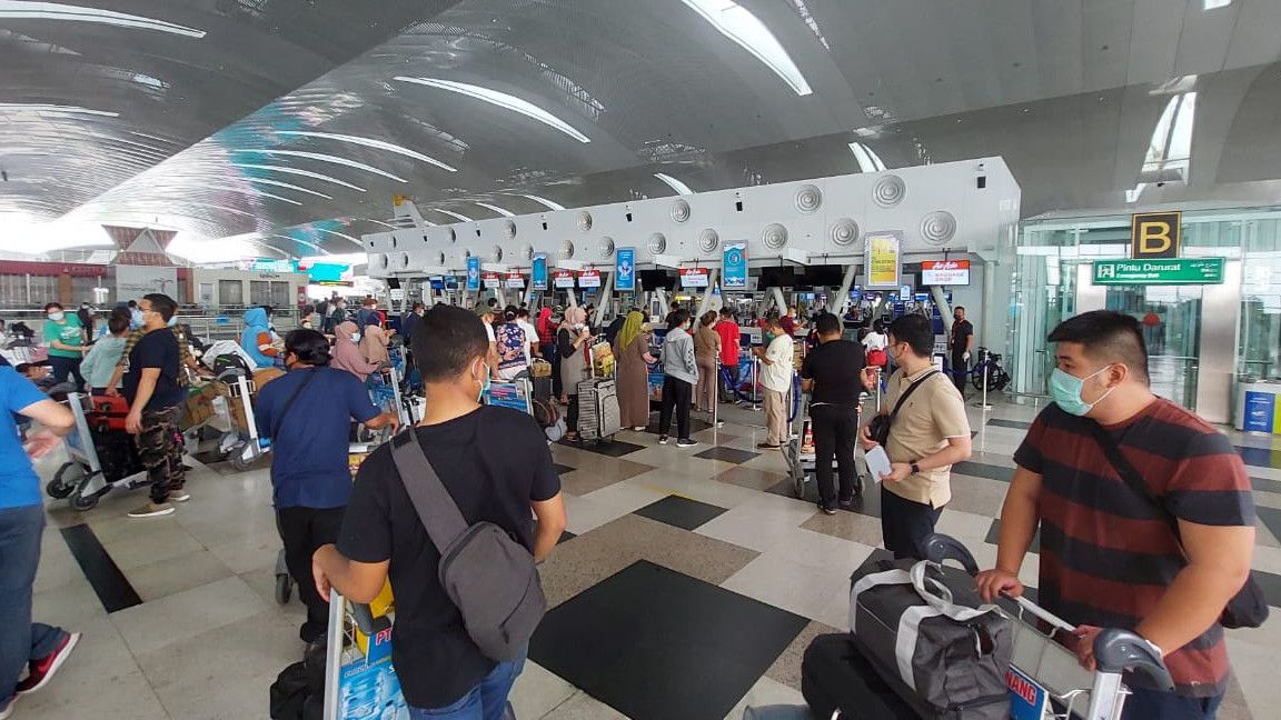 Larangan Mudik Berakhir, Bandara Kualanamu 'Kebanjiran' Penumpang