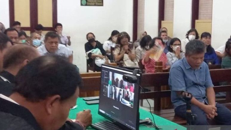 Tak Terbukti Korupsi Majelis Hakim PN Medan Vonis Bebas Mantan Kepala BPN Toba Saut Simbolon