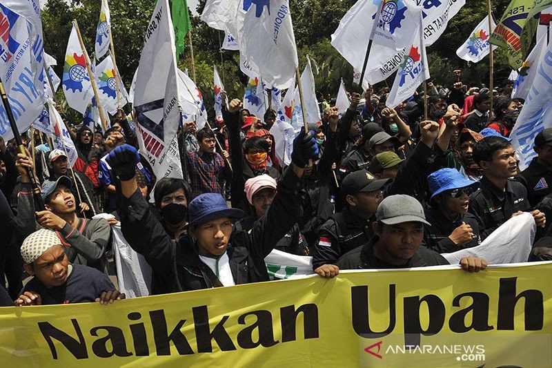 Upah Minimum DKI Jakarta pada 2021 Naik Jadi Rp4,4 Juta, Tapi...