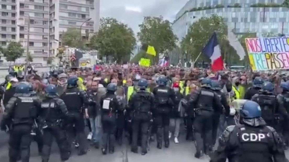 Demonstrasi Rakyat Prancis Atas 'Paspor Vaksin' Masuki Pekan Keempat