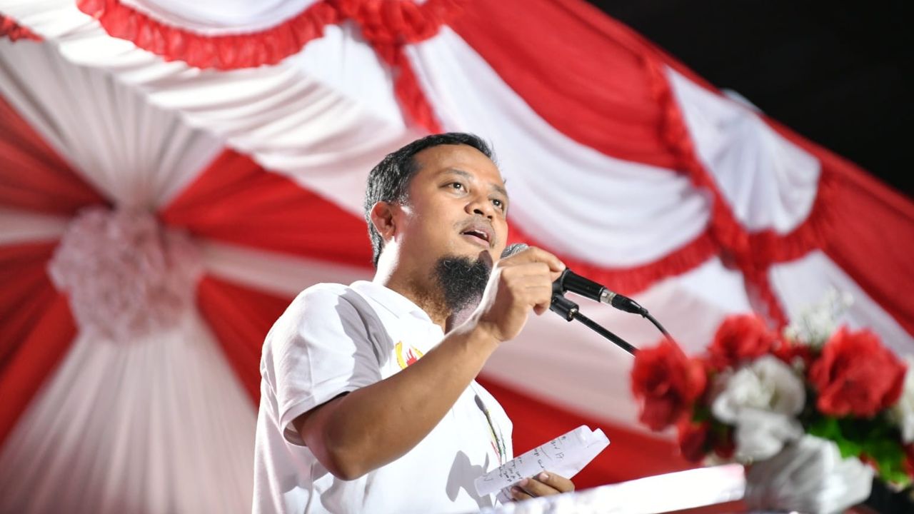 Gubernur Sulsel Andi Sudirman Guyur Rp750 Juta ke PSM Makassar