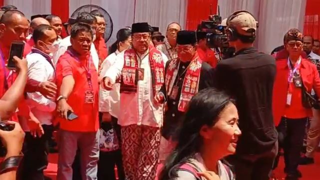 Didampingi Ahok, Pramono Anung-Rano Karno Tiba di Kantor KPU DKI Daftar Cagub-Cawagub