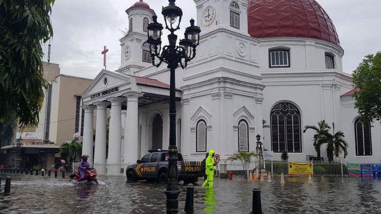 Banjir di Semarang Hari Ini: Kota Tua Hingga Kawasan Simpang Lima Tergenang