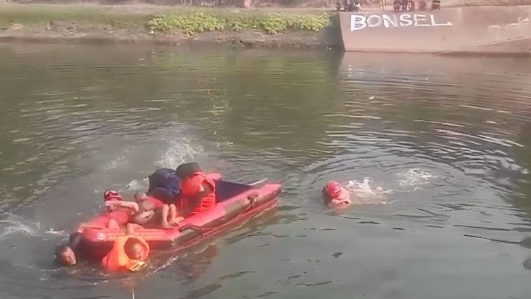 Lagi Asyik Berenang, Bocah Laki-laki Tenggelam di Pintu Air BKT Duren Sawit Jakarta Timur