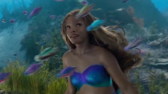 Halle Bailey Habiskan 13 Jam di Air Demi Peran Ariel di Film The Little Mermaid