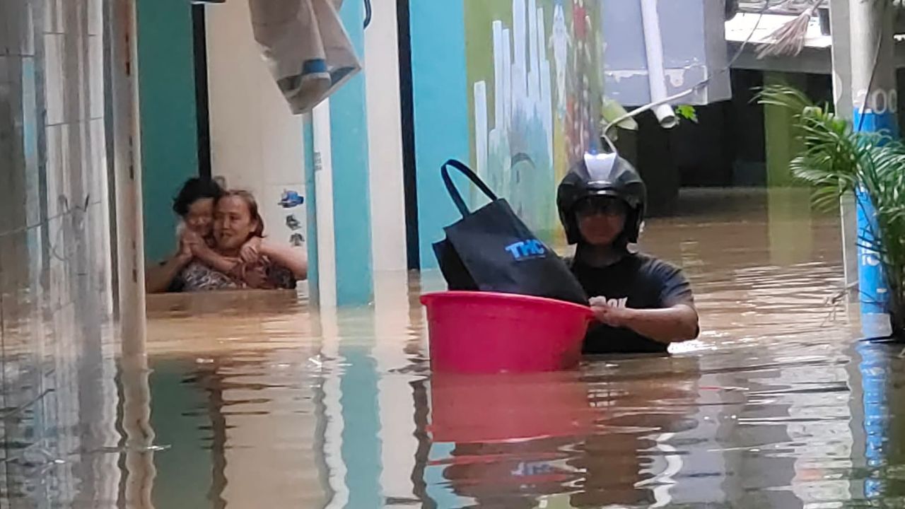 Pemukiman Warga Kebon Pala Kampung Melayu Jaktim Terendam Banjir