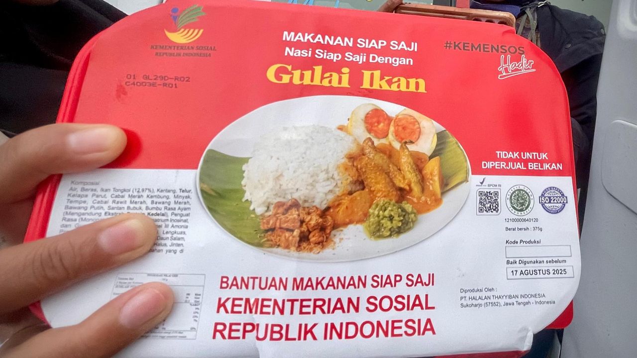Miris! Relawan yang Tangani Keracunan MBG di Cipongkor Bandung Barat Dapat Bantuan Makanan Kedaluwarsa Berlabel Kemensos