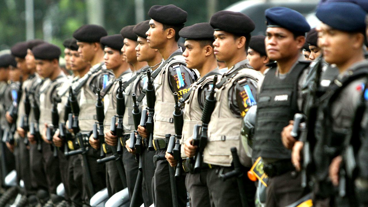 Setelah Ormas Mengadu, Polisi Bubarkan Waria Fashion Show di Makassar