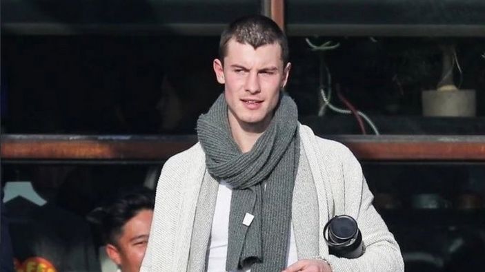 Awal Tahun, Shawn Mendes Tampil Beda dengan Rambut Nyaris Botak, Fan Kecewa: Ini Menyedihkan