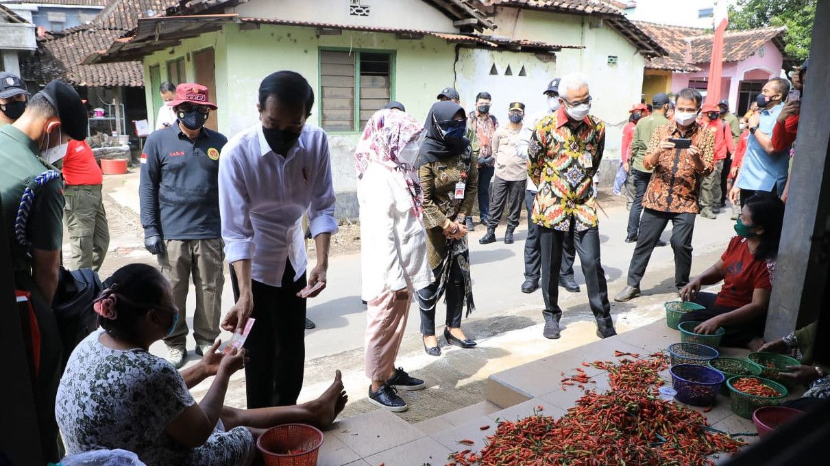 Momen Warga Segaran Gembira Didatangi Jokowi dan Ganjar: Sampai Kebawa Mimpi dan Rela Tak Sarapan