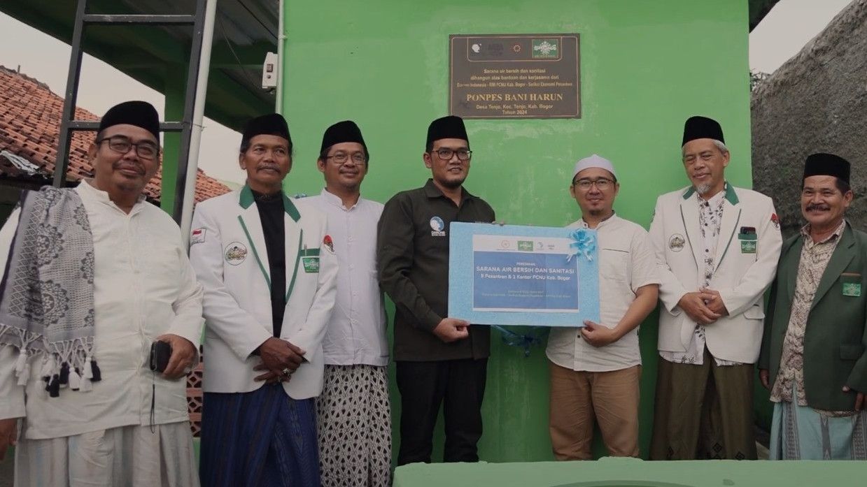 Hibah Sumur dan Sanitasi Tingkatkan Air Bersih 10 Pesantren di Bogor