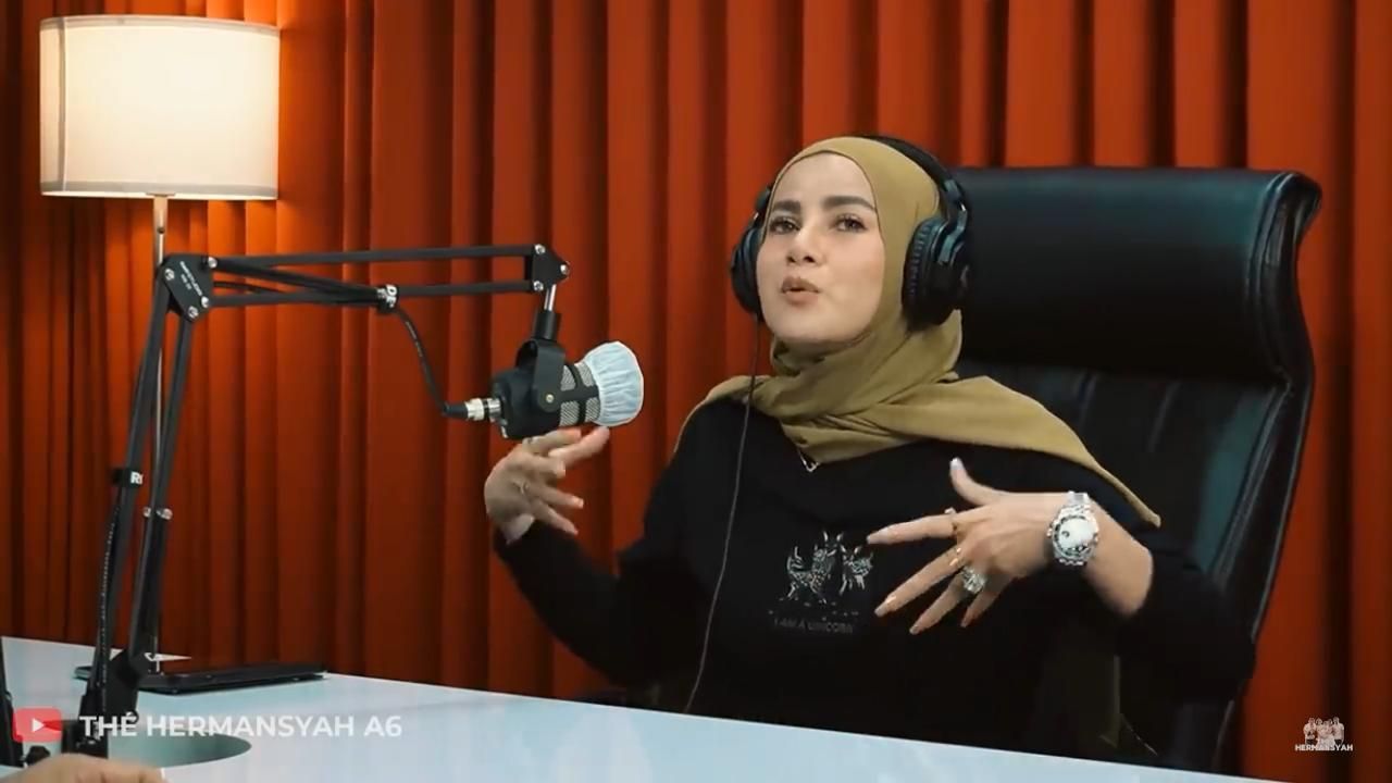 Olla Ramlan (Foto: YouTube/The Hermansyah A6)