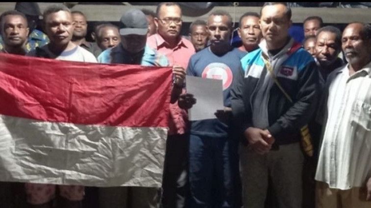 Kembali ke NKRI, Pentolan Teroris OPM Papua Alex Hamberi Menyerahkan Diri