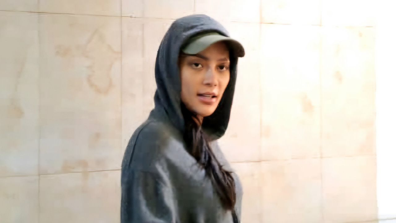 Tanpa Ditemani DJ Bravy, Erika Carlina Datangi Polda Metro Jaya Malam Ini