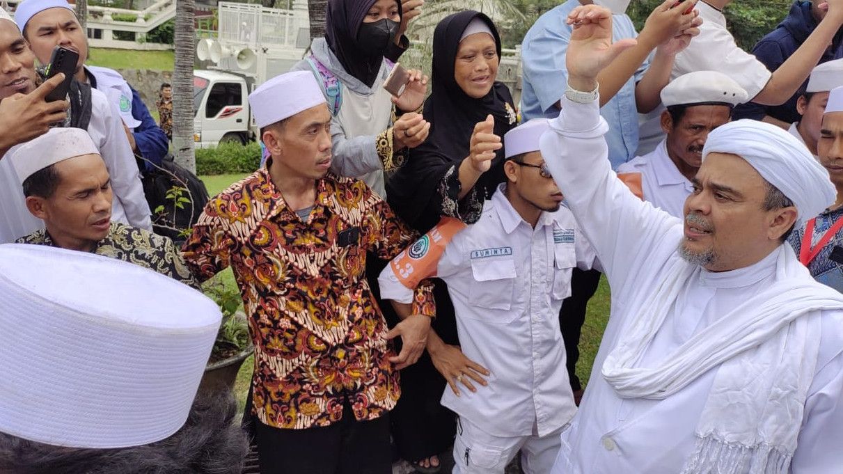 Terima Kasih ke Polisi karena Amankan Reuni 212, Habib Rizieq: Pada 2018 di Monas, Itu Ada Bom Paralon