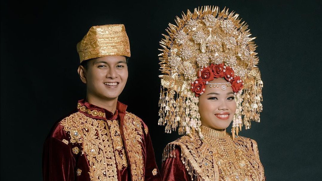 Pakai Baju Adat Minang Saat Prewedding, Mumuk Gomez Dituding Plagiat Atta-Aurel
