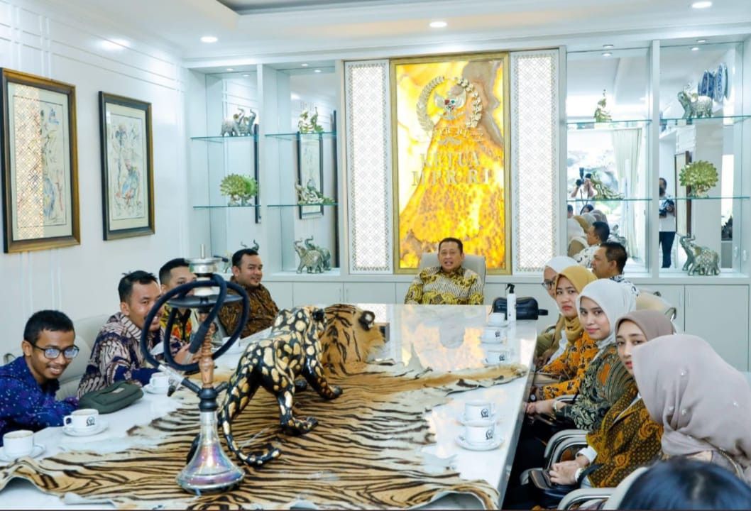 Pakai Taplak Meja Mirip Kulit Harimau, Bamsoet: Barang Tiruan