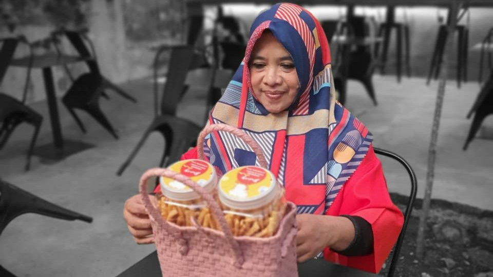 Kisah UMKM di Cimahi, Omzet Meningkat Berkat Pelatihan Sertifikasi Halal BRI Peduli