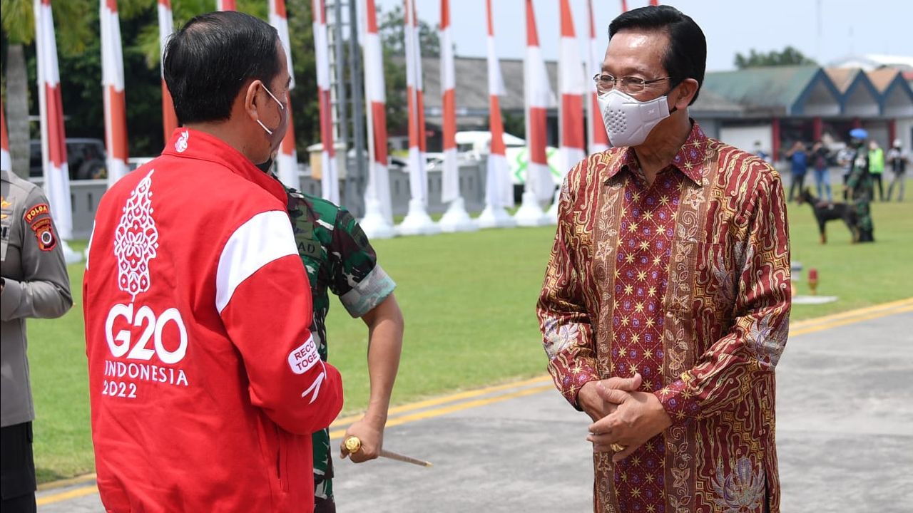 Temani Jokowi dan Iriana ke IKN, Sultan HB X Bawa Tanah dan Air dari Keraton