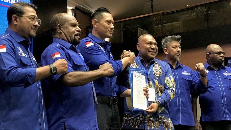 Demokrat Usung Mantan Kapolda Irjen Pol Mathius Derek Fakhiri Maju Pilkada Papua 2024