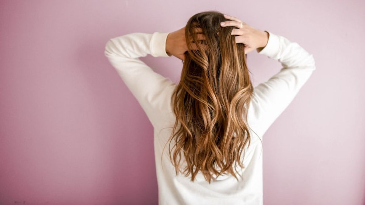 7 Kebiasaan yang Bikin Rambut Mudah Rusak, Hindari dari Sekarang!