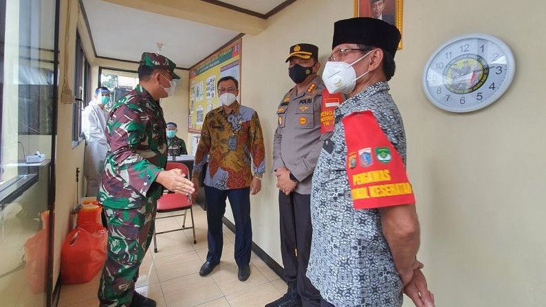 Polisi, TNI dan Satpol PP Kini Dirikan Posko 'Merah Putih' di Dekat Eks Markas FPI