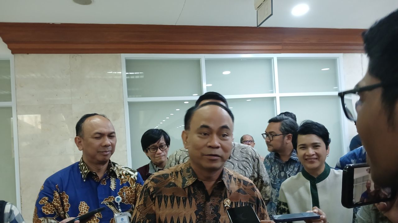 Budi Arie Soal Polemik Jet Pribadi Kaesang: Erina Hamil 8 Bulan, Enggak Boleh Naik Angkutan Umum