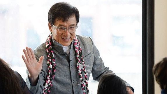 Beredar Video Jackie Chan Menua, Fan: Terima Kasih Telah Menemani Masa Kecil Kami