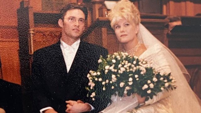 Hugh Jackman Rayakan Ulang Tahun Pernikahan Perak Dengan Deborra-Lee Furness, Bagikan Foto Jadul yang Curi Perhatian