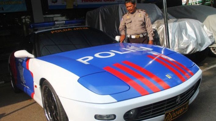 Terlibat Kecelakaan di Jakpus, WNA China  Malah Ambil Mobil Polisi Saat Dievakuasi