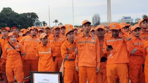 1.262 Petugas Kebersihan Dikerahkan Saat HUT ke-79 Bhayangkara di Monas Jakarta