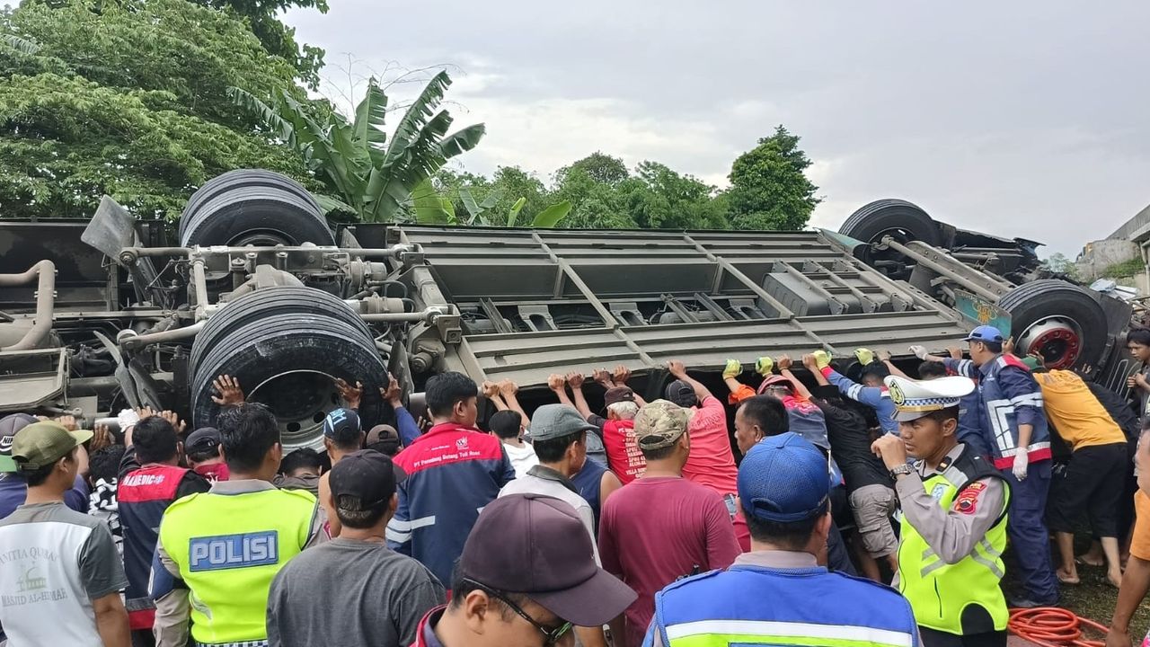 Bus Terjun Bebas dari Tol Pemalang, 2 Orang Tewas